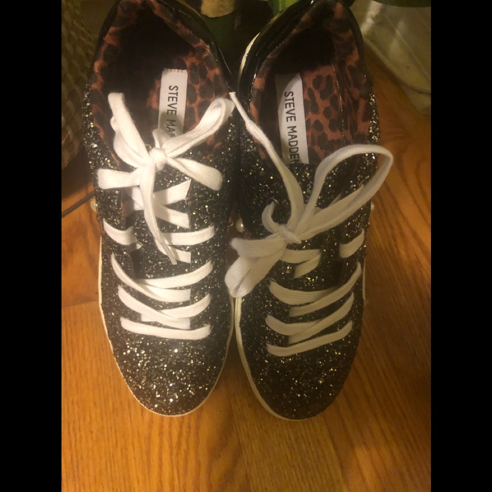 Steve Madden size 5 JDANNIE PEWTER MULTI sneaker